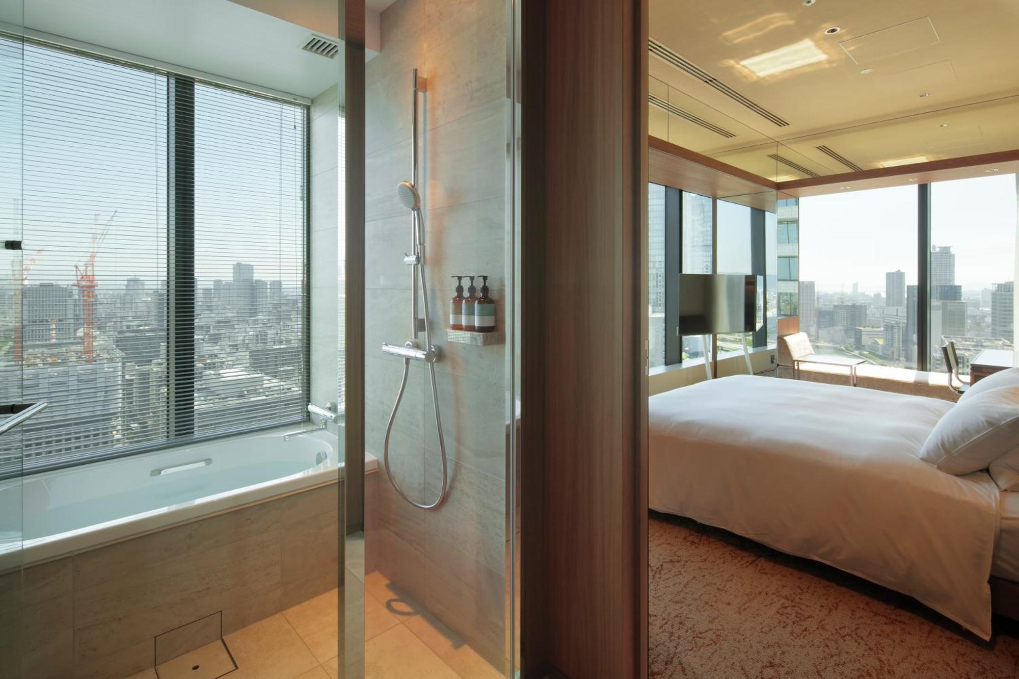 Candeo Hotels Osaka The Tower Δωμάτιο φωτογραφία A suite at the hotel