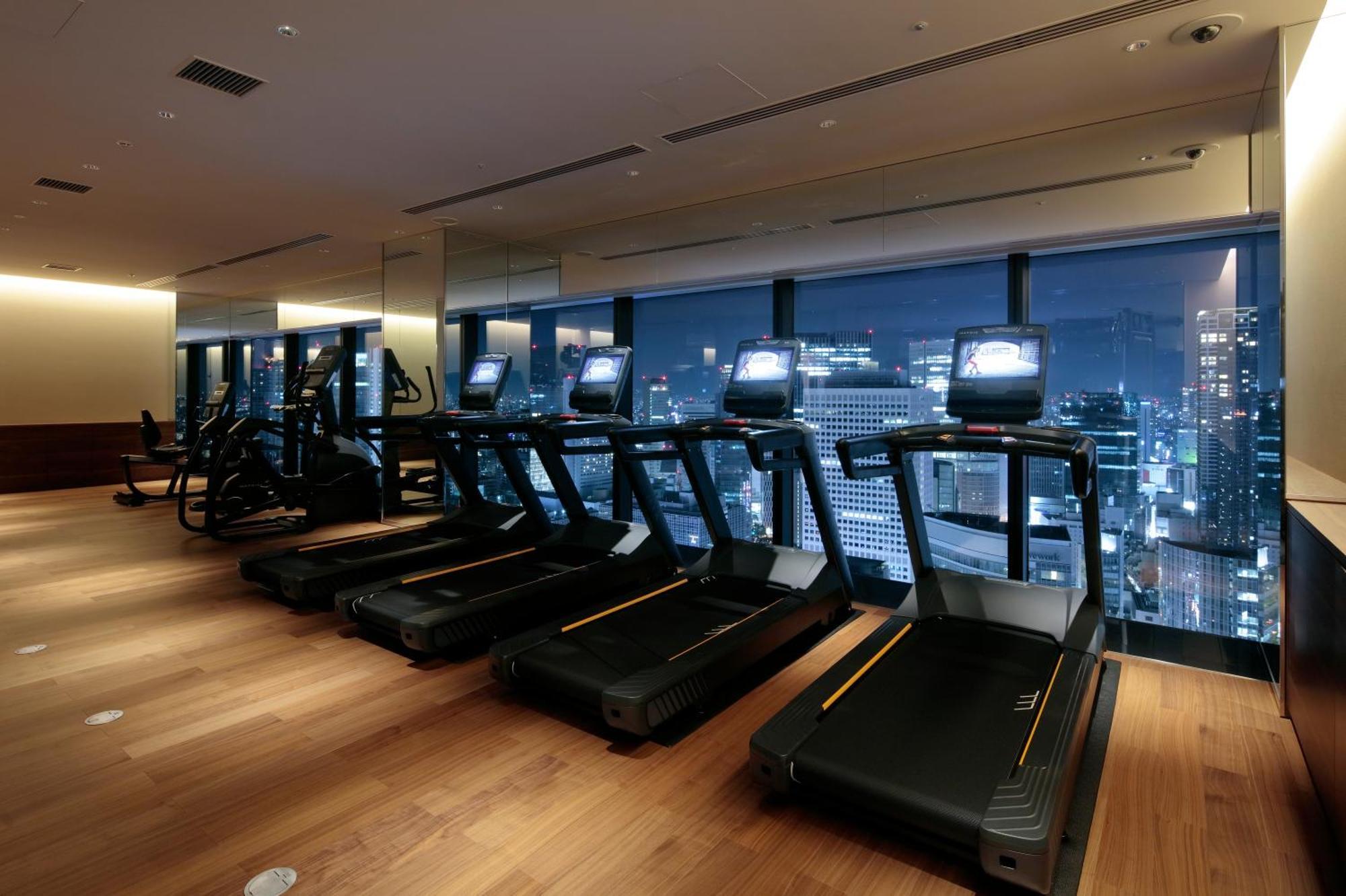 Candeo Hotels Osaka The Tower Εξωτερικό φωτογραφία The gym at the 39th floor