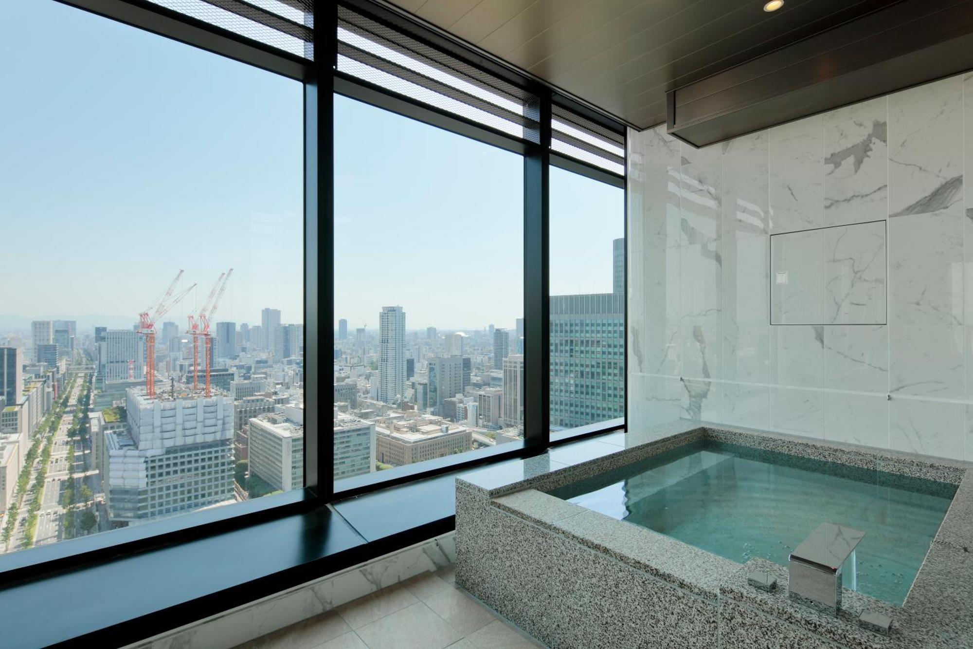 Candeo Hotels Osaka The Tower Εξωτερικό φωτογραφία A private onsen at the Ritz-Carlton, Osaka