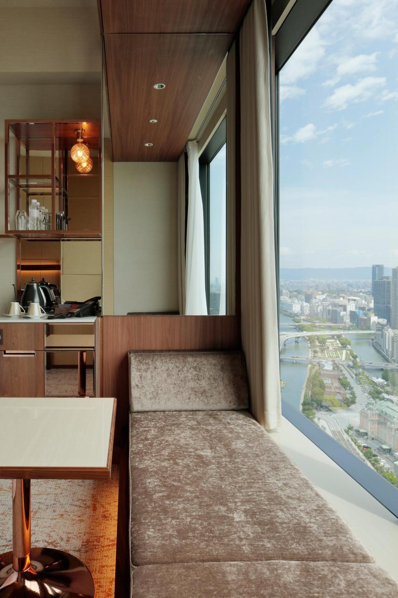 Candeo Hotels Osaka The Tower Εξωτερικό φωτογραφία A view of the River Rhine from the hotel