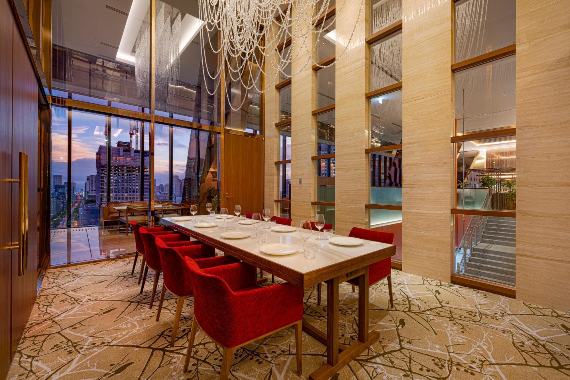 Candeo Hotels Osaka The Tower Εξωτερικό φωτογραφία The Club at The Landmark