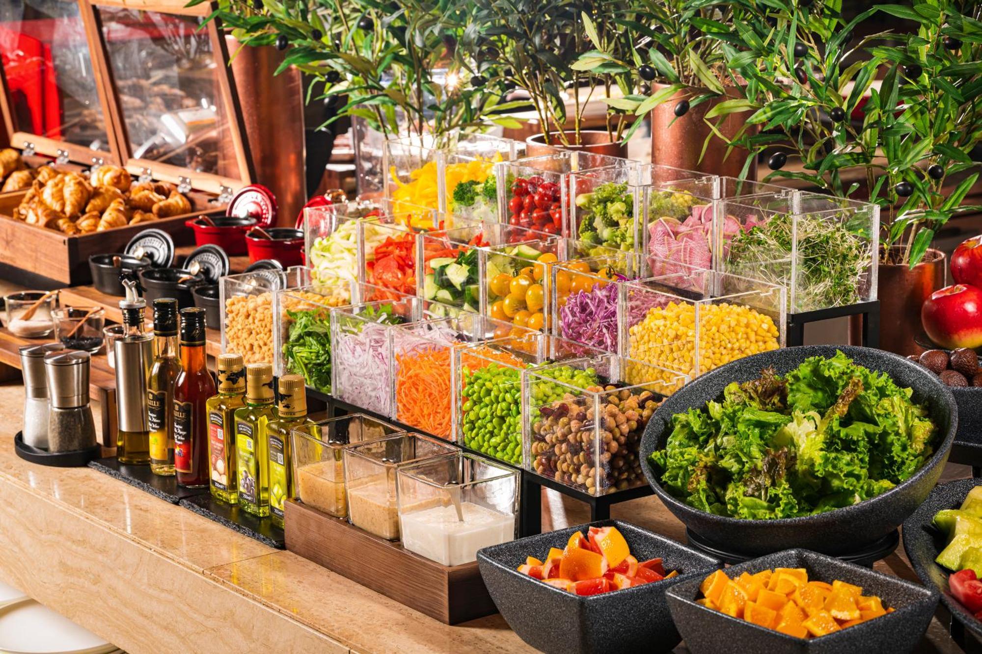 Candeo Hotels Osaka The Tower Εξωτερικό φωτογραφία A salad bar